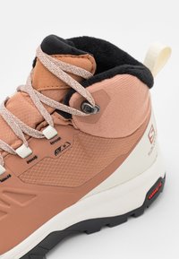 Salomon OUTSNAP - Botas de inverno - mocha mousse/vanilla ice/black