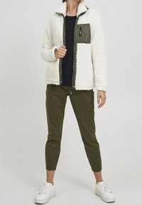 Oxmo Giacca in pile - white