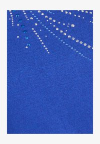 Seleccionado, bleu