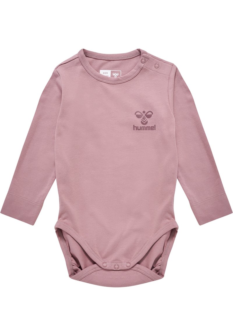 Roze langemouwen baby rompertje van zachte katoen. Beschikt over een ronde halslijn, drukknoopsluiting op de schouder en een bedrukte logo op de borst.