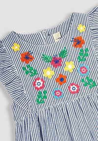 JoJo Maman Bébé BUNNY APPLIQUE PRETTY SUMMER - REGULAR FIT - Denní šaty - navy white stripe floral