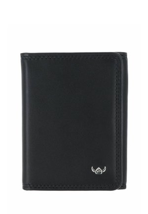 Portefeuille en cuir noir à deux volets avec un petit logo argenté ailé dans le coin inférieur droit, coutures visibles autour des bords.