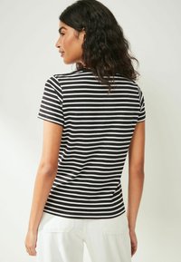 Next Tricou cu imprimeu - monochrome