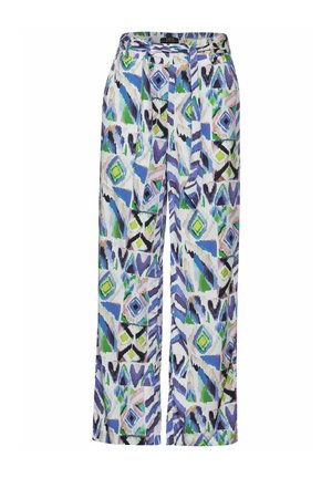 Wijduitlopende broek in een multikleurig geometrisch patroon met blauwe, groene en zwarte tinten. Het materiaal heeft een gladde textuur en is inclusief een strikriem.