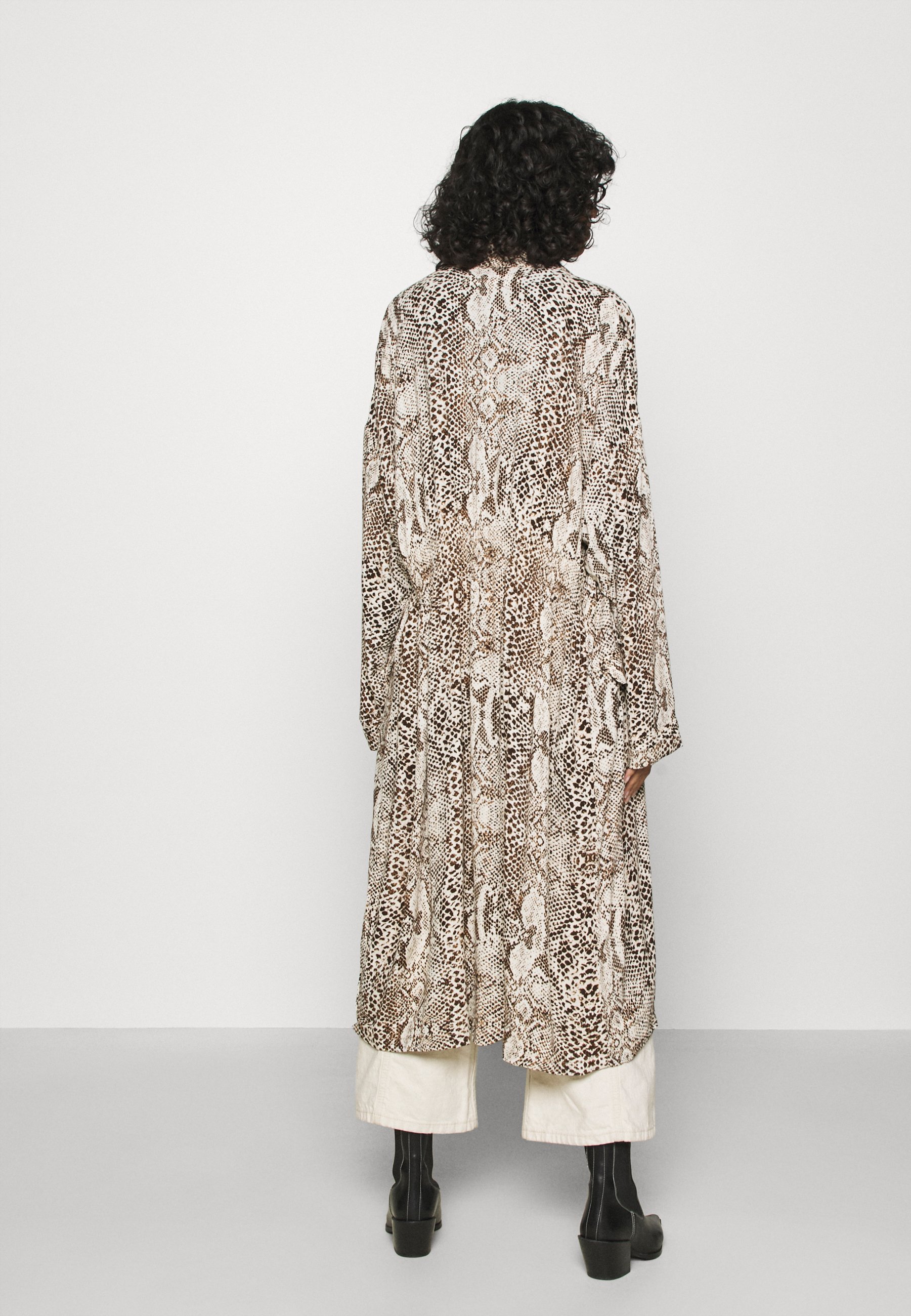 Free People WILD NIGHTS DUSTER Lett jakke neutral combo Aéryne SARAH Lett jakke aquarelle Zalando.no
