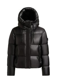 Musta toppatakki, jossa korkea kaulus, joustavat kiristysnauhat ja vetoketjulliset sivutaskut. Takissa on kiiltävä, tikattu pinta ja lyhyt malli.