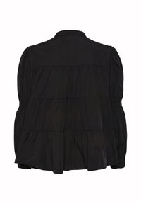 Blusa nera con design plissettato a strati, dotata di yoke posteriore e maniche a sbuffo, realizzata in un morbido e leggero tessuto.