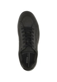 Zwarte leren sneakers met een gladde textuur, ronde neus, zes oogjes en veters. Bevat subtiele branding op de binnenzool.