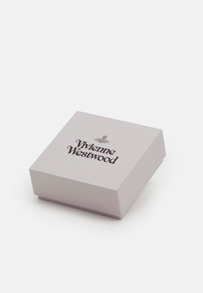Hall rõngas, mis on valmistatud tekstuuriga paberist, millel on must trükitud logo "Vivienne Westwood" ja selle kohal kroonigraafika.