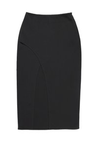 Falda lápiz negra con un acabado texturizado, que presenta un diseño de costura curva en el frente y un cierre de cremallera en la parte posterior.