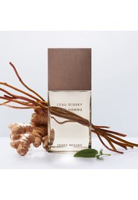 Issey Miyake EAU&VÉTIVER EAU DE TOILETTE INTENSE SPRAY - Eau de Toilette