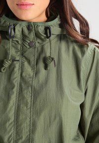 Lee Parka - olive