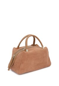 Béžová kabelka s krokodýlím vzorem, dvojitými uchy a zapínáním na zip, zobrazena šikmo na bílém pozadí.