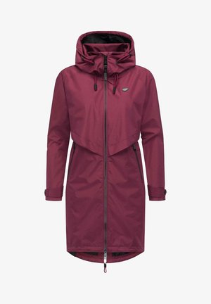 Giacca bordeaux resistente all'acqua con cappuccio, zip frontale, regolazione con cordino e polsini elastici. Presenta un design elegante e minimalista.