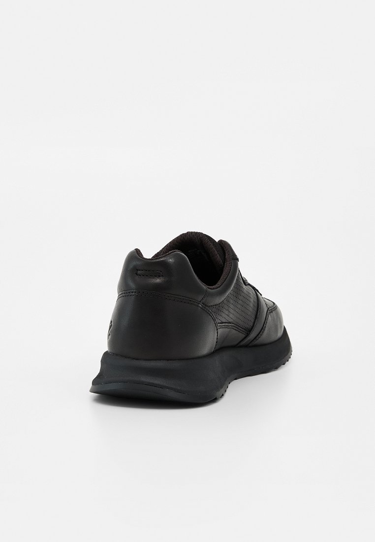 Sneaker low
