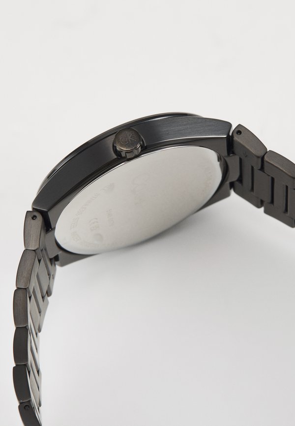 DISTINGUISH GMT - Watch3