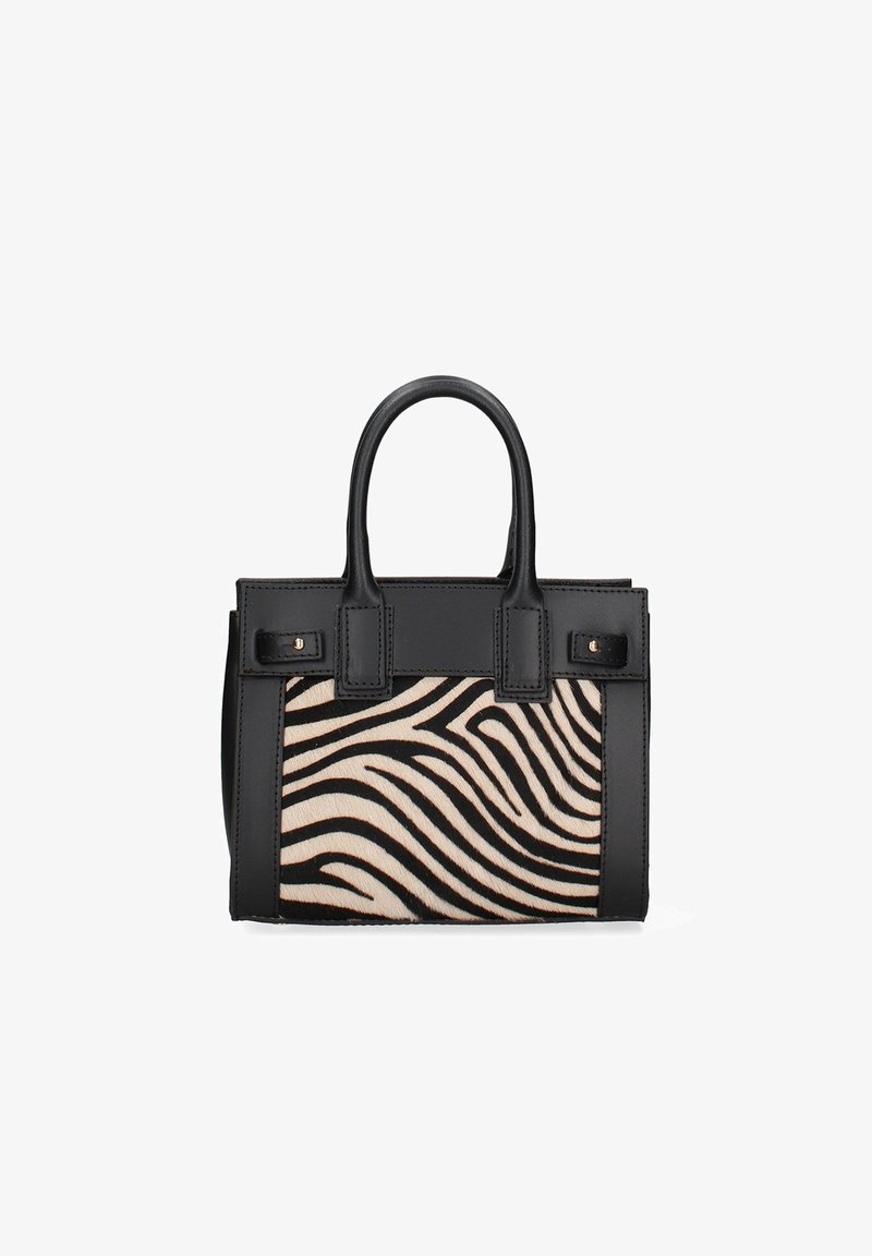 Zwarte leren handtas met een paneel in zebraprint in crème en zwart. Voorzien van twee bovenhandvatten en decoratieve hardware accenten.