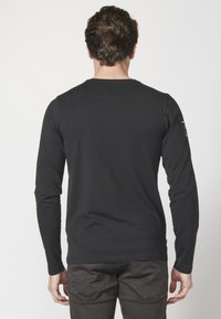 Koroshi Majica z dolgimi rokavi - black/white