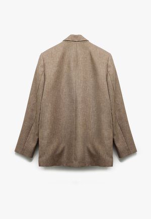 Beige blazer van een gestructureerde stof, met een enkele knopen sluiting en een notch kraag, voorzien van lange mouwen en een rechte zoom.