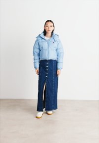 Tommy Jeans ALASKA - Dunjakke - westside blue