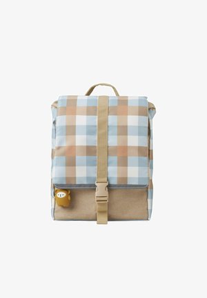 Nahrbtnik s modrim, rjavim in belim karirastim vzorcem; bež dno; plastična sponka; in majhna igračka v obliki živali na strani.