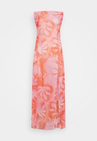 Vestido sem alças, com padrão floral em tons suaves de rosa e laranja, feito de um tecido leve e translúcido com um silhueta fluída.