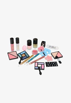 Kosmetiikkatuotteita, kuten huulikiiltoa, kynsilakkaa ja luomiväripaletteja eri väreissä, sekä applikaattori ja meikkisieni.