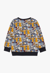 Sudadera de manga larga en color marino, que presenta un estampado colorido de estilo cómic con gráficos de animales, texto y elementos lúdicos.