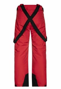 Pantalon de neige rouge isolé avec des bretelles noires réglables croisées dans le dos et des renforts noirs sur les parties inférieures intérieures des jambes.