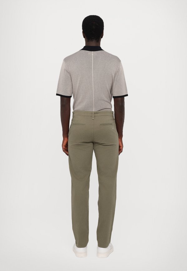 STANDARD  - Chinos - army3