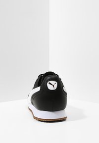 Puma Tenisky - black