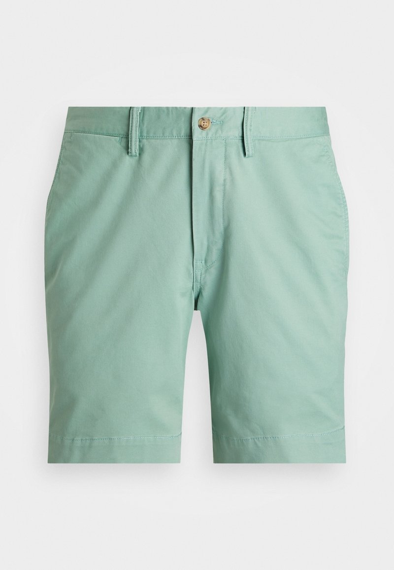 Shorts décontractés pour hommes, verts clairs, avec passants de ceinture, fermeture boutonnée et poches latérales sur fond blanc.