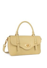 Geel leren handtas met een bovenhandvat, afneembare schouderriem, klep sluiting en vergulde hardware accenten. Gladde textuur.