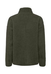 Tumedas rohelises fleece-jakk kõrge kraega, pehme tekstuuriga ja lõdva lõikega. Ei sisalda nähtavaid riistvara ega kaunistusi.