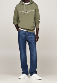 Tommy Hilfiger Jersey con capucha - dark green