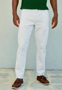Next AUTHENTIC - Traperice suženog kroja - white