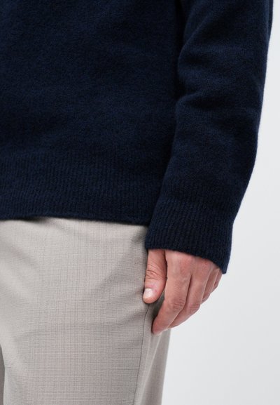 Filippa K SWEATER - Pulóver - navy