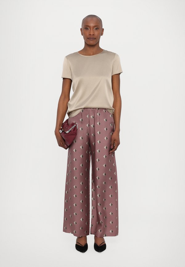 CORTONA - Basic T-shirt - sand3