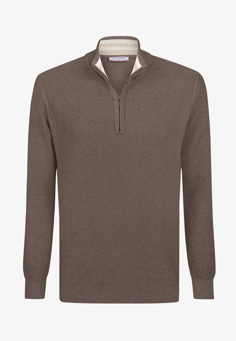 Brązowy sweter dzianinowy z kołnierzykiem na pół-zamek i prążkowaną teksturą. Ma kontrastowy, paskowany wewnętrzny kołnierz. Długie rękawy, luźny krój.