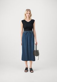 GAP SKIRT COLEMAN - Jupe longue - medium indigo