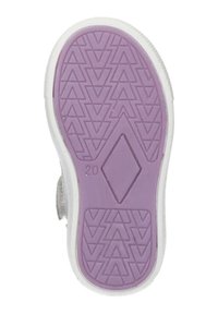 Semelle de chaussure en caoutchouc violet avec un motif en relief triangulaire, une bordure extérieure blanche et un petit détail en forme de diamant. Taille marquée comme 20.