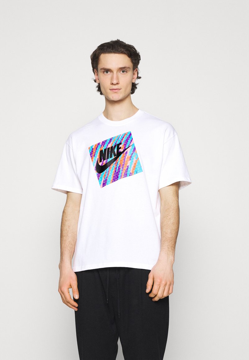 Nike Sportswear Tee Wild T Shirt Z Nadrukiem White Bialy Zalando Pl