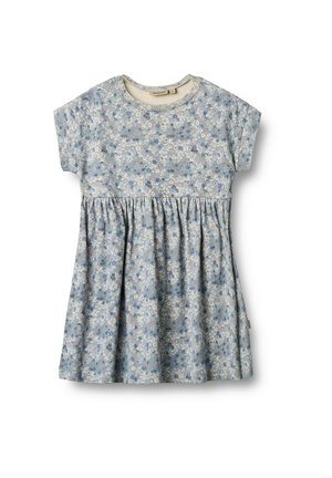 Blumenkleid aus leichtem Stoff mit kurzen Ärmeln, rundem Ausschnitt und gerafftem Bund. Hat einen blauen Hintergrund mit kleinen, bunten Blumen.
