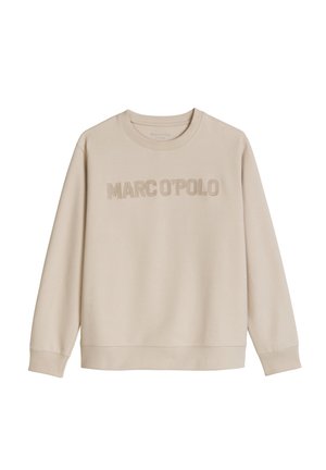 Beige trui met lange mouwen en ronde hals, geribde manchetten en zoom, met reliëf "MARC O'POLO" tekst over de borst.