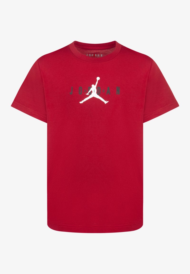 Czerwona bawełniana koszulka z krótkim rękawem z białym logo Jumpman i napisem "JORDAN" w kolorze czarnym, okrągły dekolt.