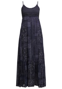 Maxi-mekko tummansinisestä kankaasta, jossa on säädettävät ohuet olkaimet, teksturoitu yläosa ja kerroksellinen hame, jossa on kukka- ja kankaat yhdisteleviä kuvioita.