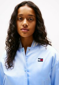 Tommy Jeans Chaquetas bomber - sweet blue