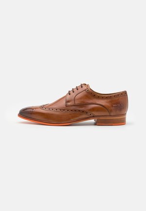 LEWIS 3 - Zapatos con cordones - tan/orange