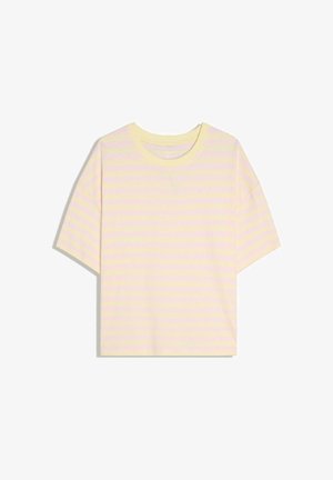 Tricou cu mânecă scurtă în dungi galben deschis și roz pal, cu decolteu rotund, prezentat întins pe un fundal alb.