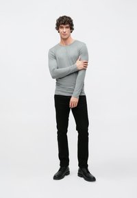 Pier One 2 PACK - Majica z dolgimi rokavi - mottled blue/mottled grey